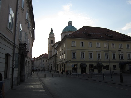 2 Market Square and Cathedral of St Nicholas